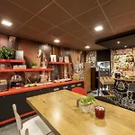 Ibis Expo Hotel 3*