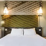 Ibis Expo Hotel 3*