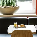 Hotel Ibis Expo 3*