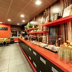 Hotel Ibis Expo 3*