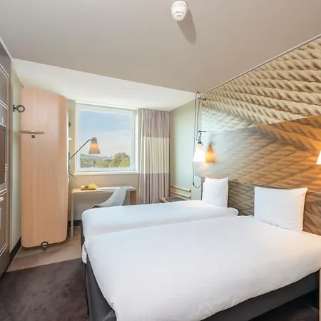 Ibis Expo Hotel Berna