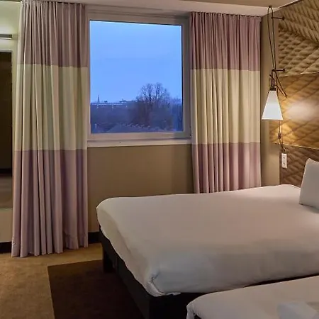 Hotel Ibis Expo 3*