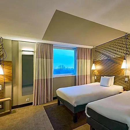 Отель Ibis Expo