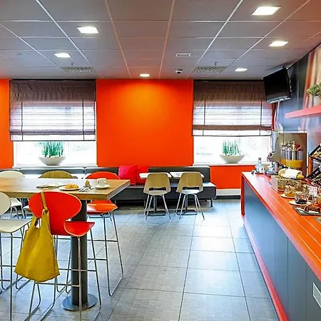 Ibis Expo Отель