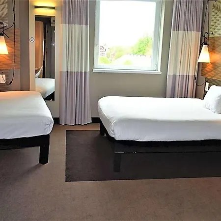 Отель Ibis Expo Берн