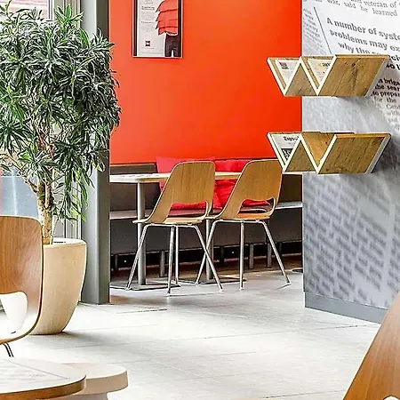 Ibis Expo Отель
