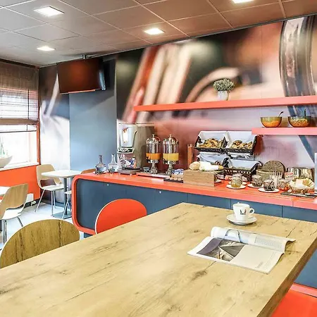 Ibis Expo Hotel Berna