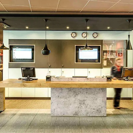 Ibis Expo Otel 2*