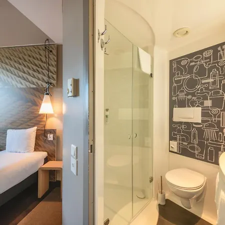 Ibis Expo Otel 2*