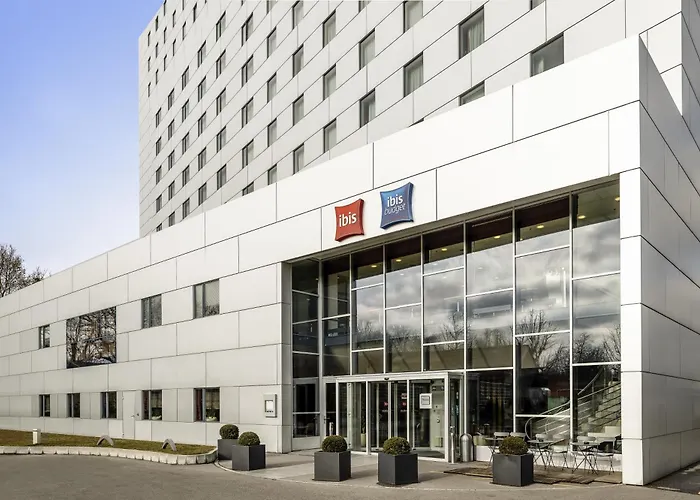 Hotel Ibis Expo Berna