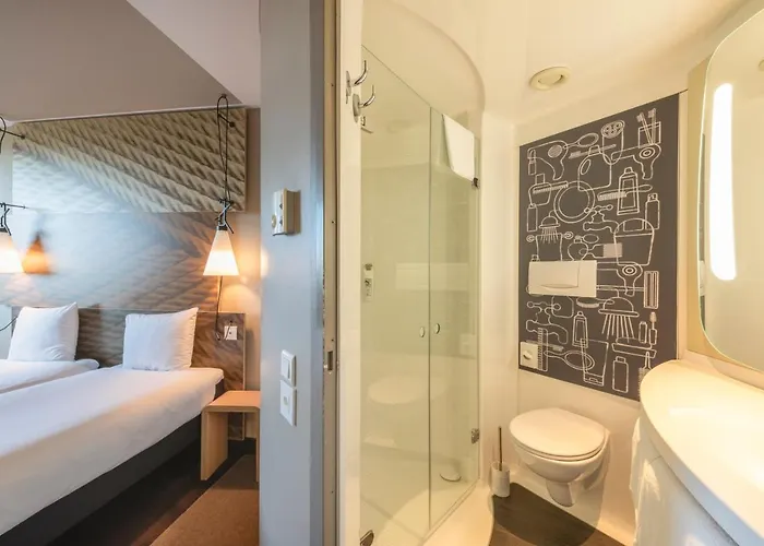 Ibis Expo Hotel 3*