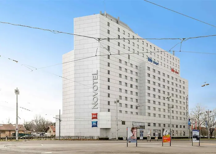 מלון Ibis Expo 3*