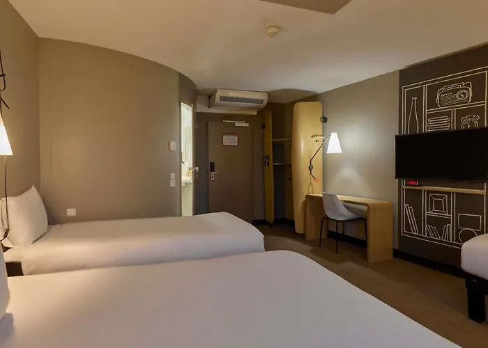 מלון Ibis Expo 3*