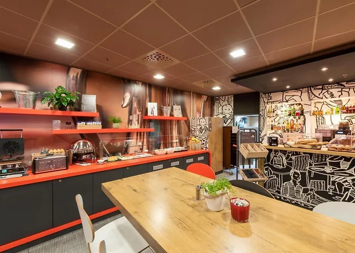 Ibis Expo מלון 3*