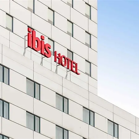 Hotel Ibis Expo 2*