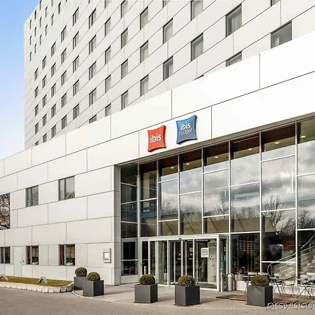 Hotel Ibis Expo Berno
